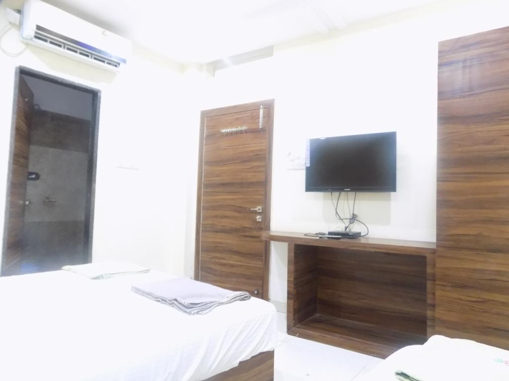 Hotel Tathastu Ujjain Zewnętrze zdjęcie